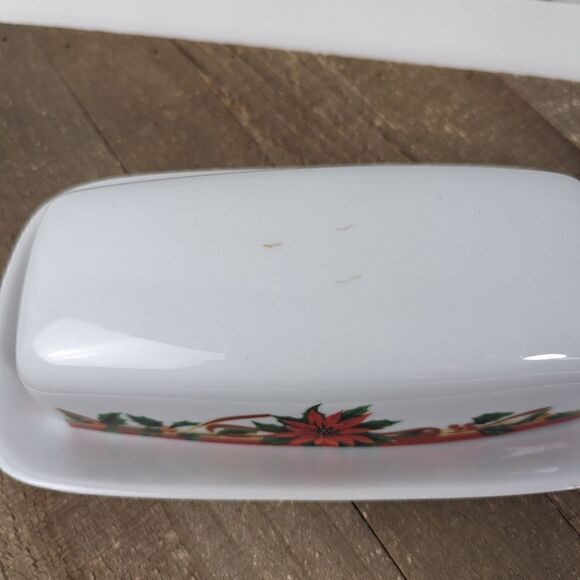 Vintage Christmas dishes, Ancam Poinsettia pattern butter dish with lid - Picture 5 of 7